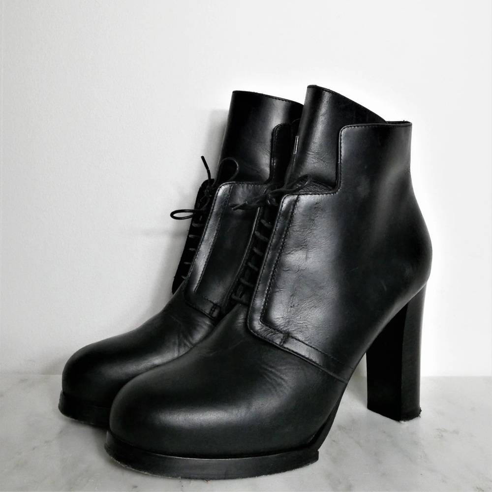 Whyred Black Leather Bootie 40